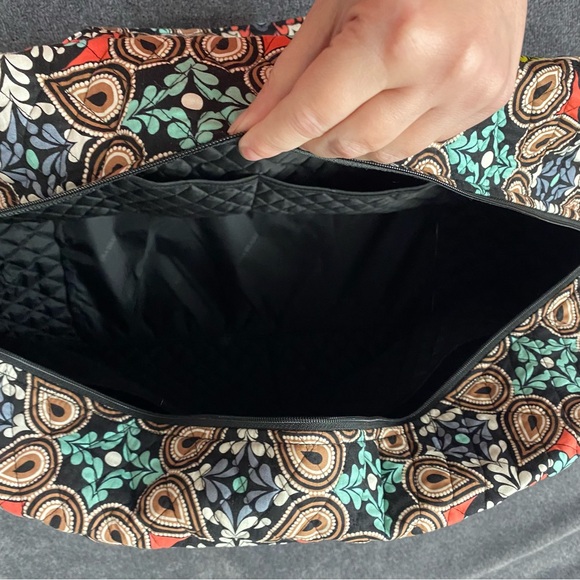 NWOT Vera Bradley Colorful Patterned Women's Travel Bag - Picture 8 of 8